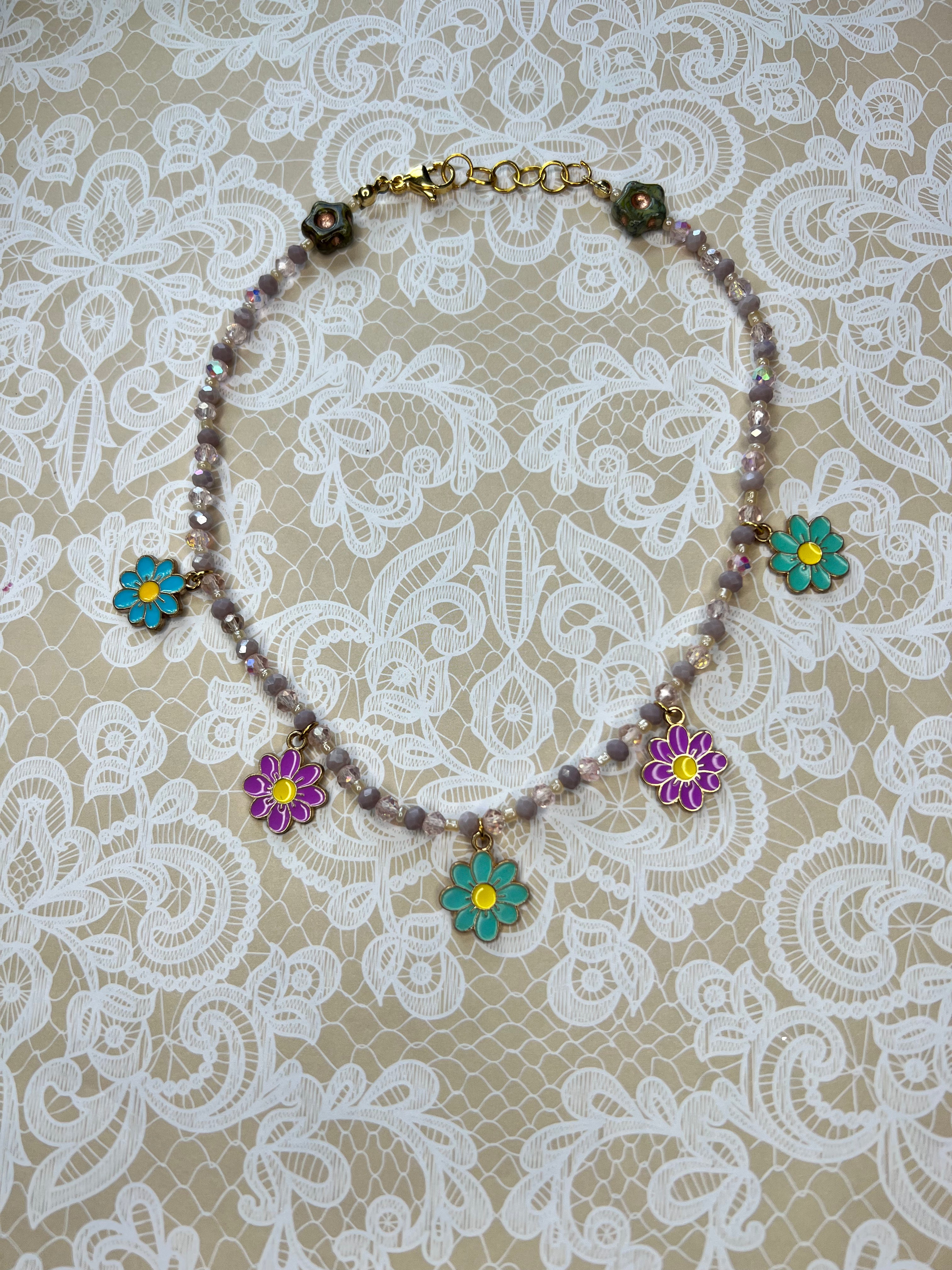 Como La Flor Choker